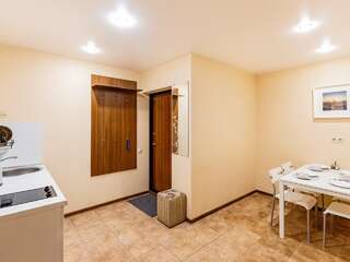 Апартаменты Tomsk House Томск Двухместный номер с 2 отдельными кроватями и балконом-7
